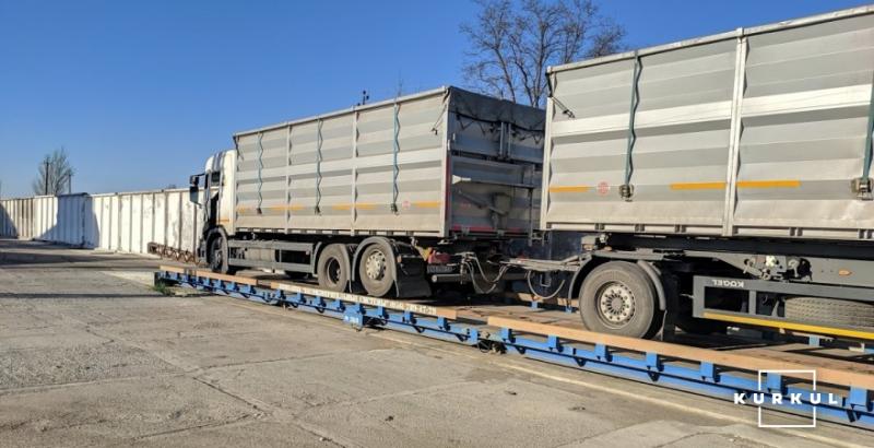 В Україні запровадили цілодобовий ваговий контроль вантажівок