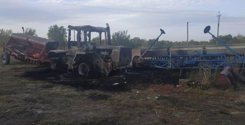 На Харківщині внаслідок підпалу згоріли трактори