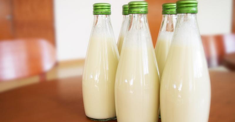 В Україні продовжує зменшуватися виробництво молока