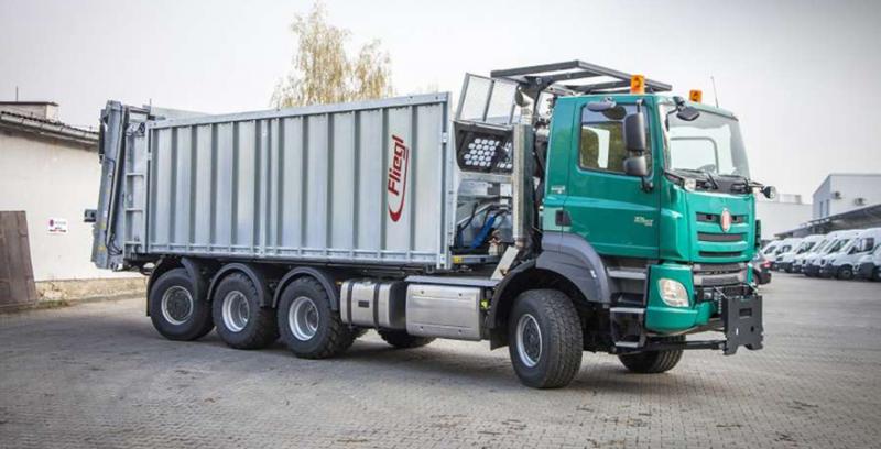 Чеська компанія представила польову вантажівку