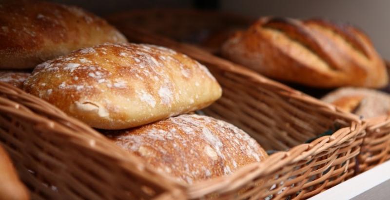 Хліб в Україні коштуватиме понад 100 грн в разі запуску ринку землі — фермер