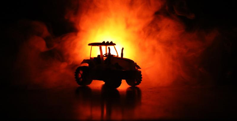 На Кіровоградщині невідомі спалили три трактори і комбайн