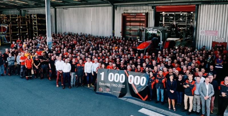 У Франції виготовили мільйонний трактор Massey Ferguson