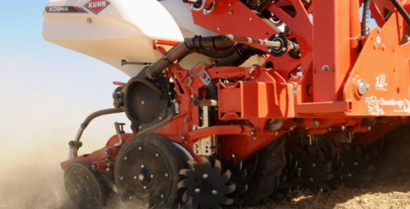 Сівалка Kuhn в роботі