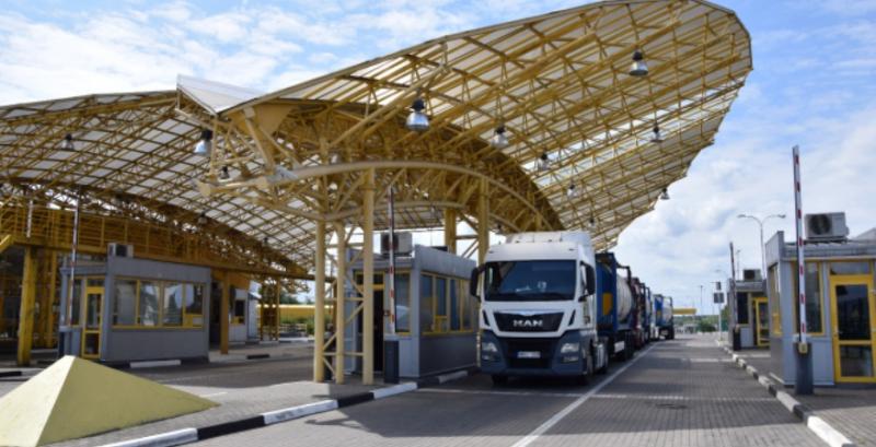 Польські перевізники розпочали страйк на кордоні з Україною Польські перевізники розпочали страйк на кордоні з Україною