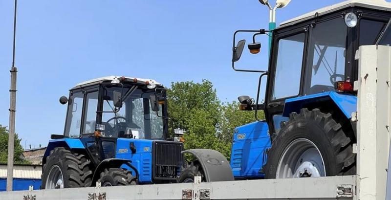 На потреби ЗСУ передали білоруські трактори, які незаконно завезли в Україну