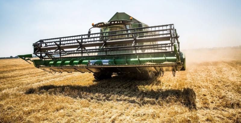 Аграрії намолотили перші 100 тисяч т зерна нового врожаю