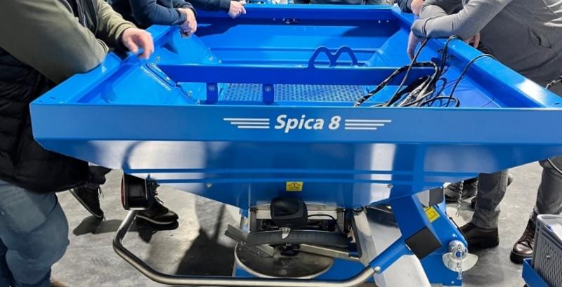 Розкидач мінеральних добрив Lemken Spica 8