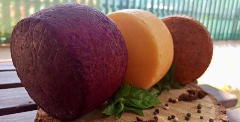 Фермер з Чернігівщини виготовляє 30 видів сиру Фермер з Чернігівщини виготовляє 30 видів сиру