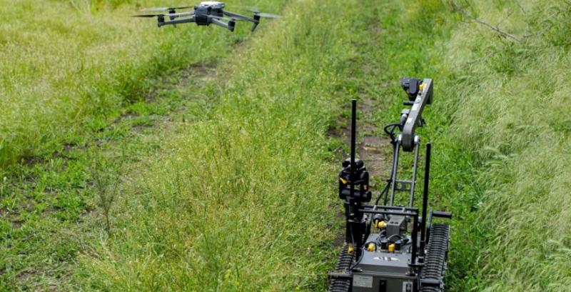 Безпілотний наземний роботизований комплекс Digital Vanguard–S для гуманітарного розмінування