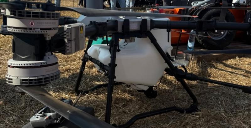 Агродрон DJI Agras T100 Агродрон DJI Agras T100
