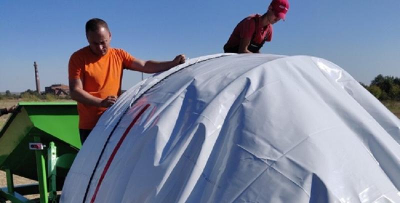 Як «Планета Пластик» допомагає фермерам освоїти зберігання зерна в силобегах