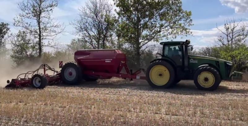 Інженери Агрофірми Південна модернізували німецьку сівалку під посів ріпаку