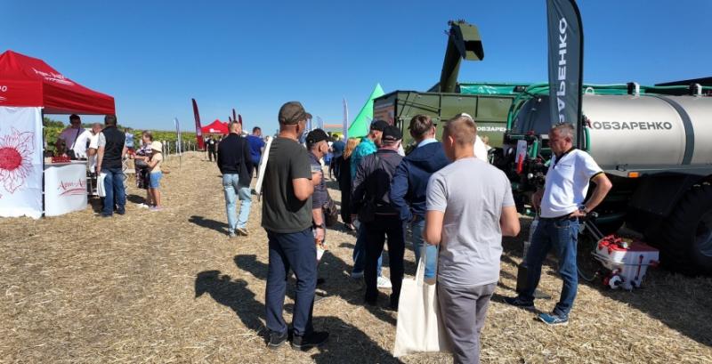 Завод Кобзаренка продав майже всі агрегати, представлені на Битві Агротитанів Завод Кобзаренка продав майже всі агрегати, представлені на Битві Агротитанів