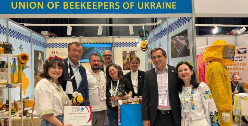 Українські пасічники отримали нагороди на Апімондія 2025