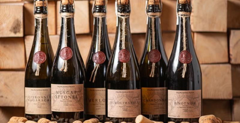 FRUMUSHIKA-NOVA family winer FRUMUSHIKA-NOVA family winer