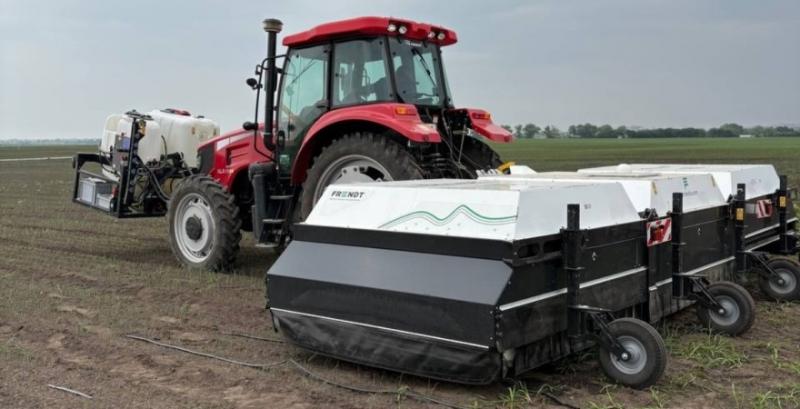 Розумний обприскувач Ecorobotix Ara