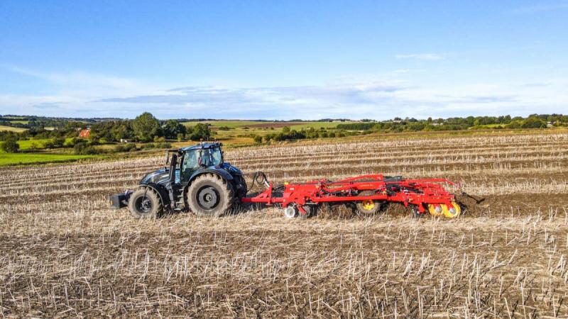 Обробіток пожнивних решток кукурудзи і соняшнику: ефективні рішення для складних умов осені