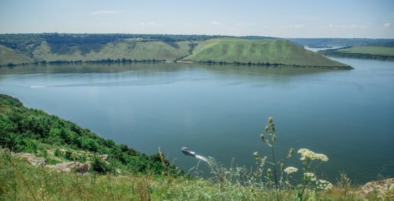 На більшості річок України зберігається стійке маловоддя