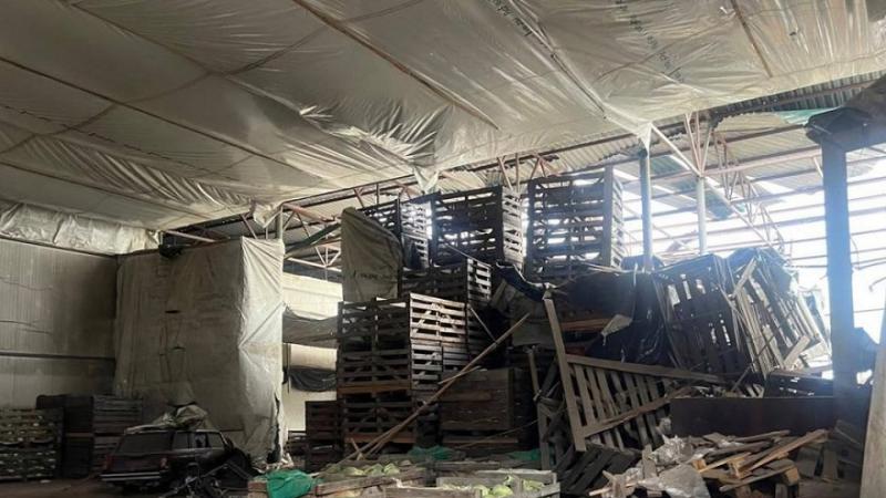 Бомба влучила в овочесховище, де працювали люди — шестеро жертв Бомба влучила в овочесховище, де працювали люди — шестеро жертв