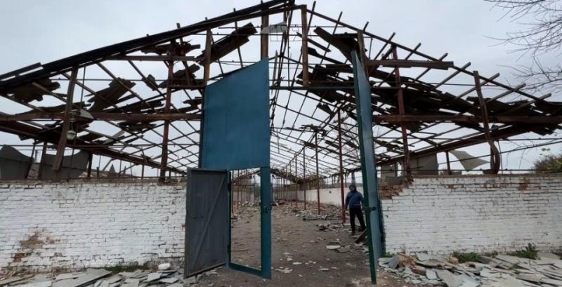 Через удар російських ракет фермер з Чернігівщини втратив зерно та ангар