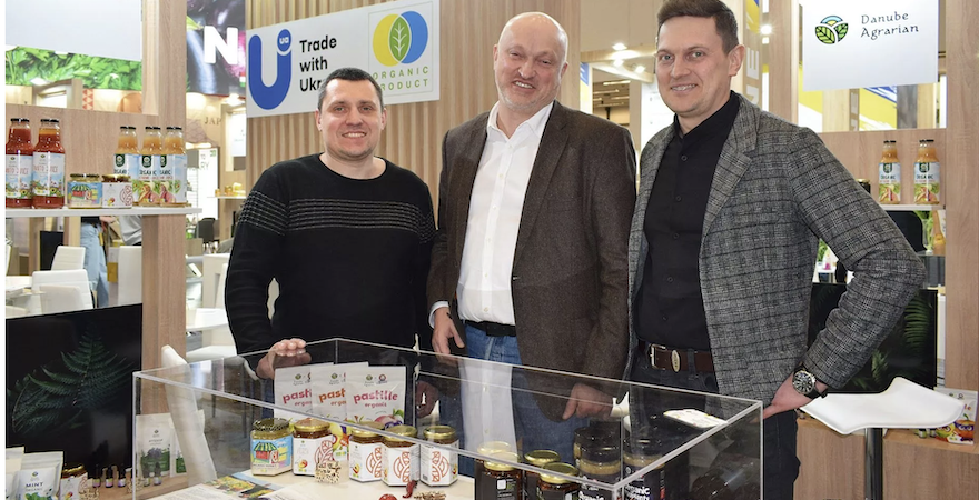 Павло Барбашов (посередині) на BIOFACH 2024