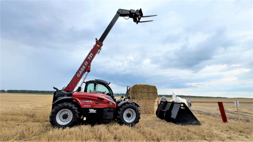 телескопічний навантажувач CASE IH Farmlift 737