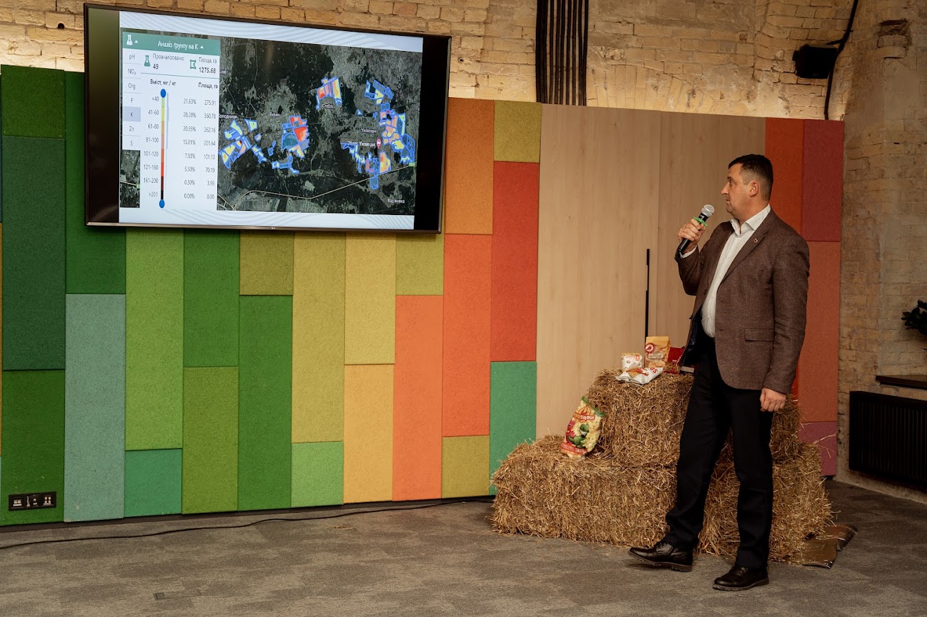 Геннадій під час захисту фінального проєкту на курсі "Чітке ТЗ"