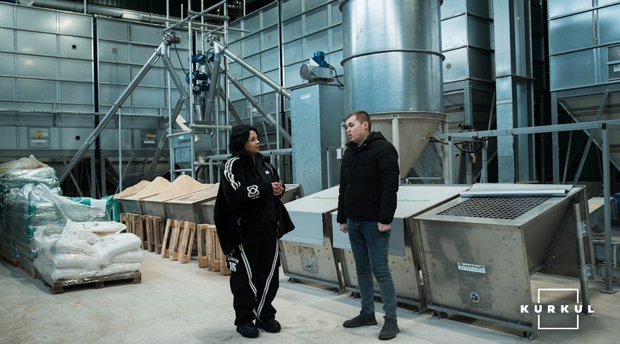 Ірина Кошкіна та Сергій Куць, керівник проєктів компанії &laquo;Сій Добро&raquo;